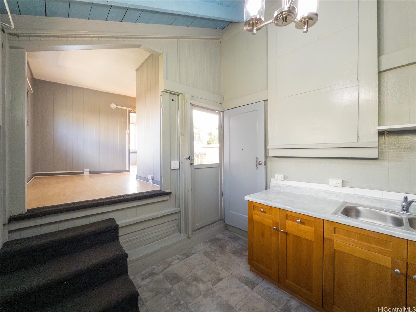 3140  Paliuli Street Kapahulu, Diamond Head home - photo 12 of 25