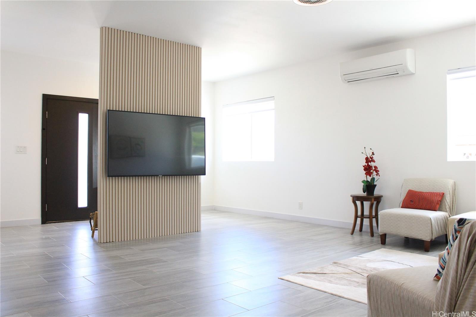 315  Hanakoa St Koko Head Terrace, Hawaii Kai home - photo 2 of 23