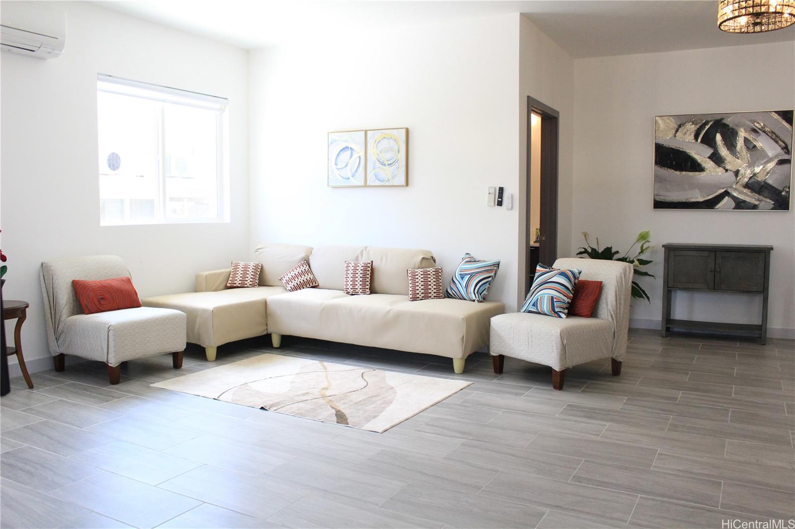 315  Hanakoa St Koko Head Terrace, Hawaii Kai home - photo 3 of 23