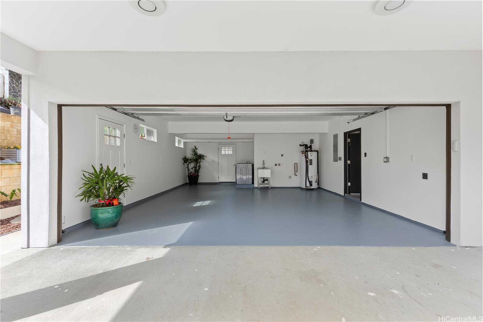 315  Hanakoa St Koko Head Terrace, Hawaii Kai home - photo 21 of 23