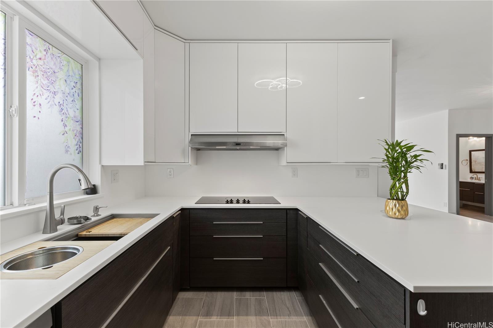 315  Hanakoa St Koko Head Terrace, Hawaii Kai home - photo 5 of 23