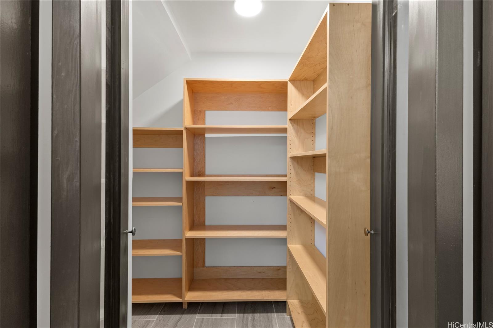 315  Hanakoa St Koko Head Terrace, Hawaii Kai home - photo 6 of 23