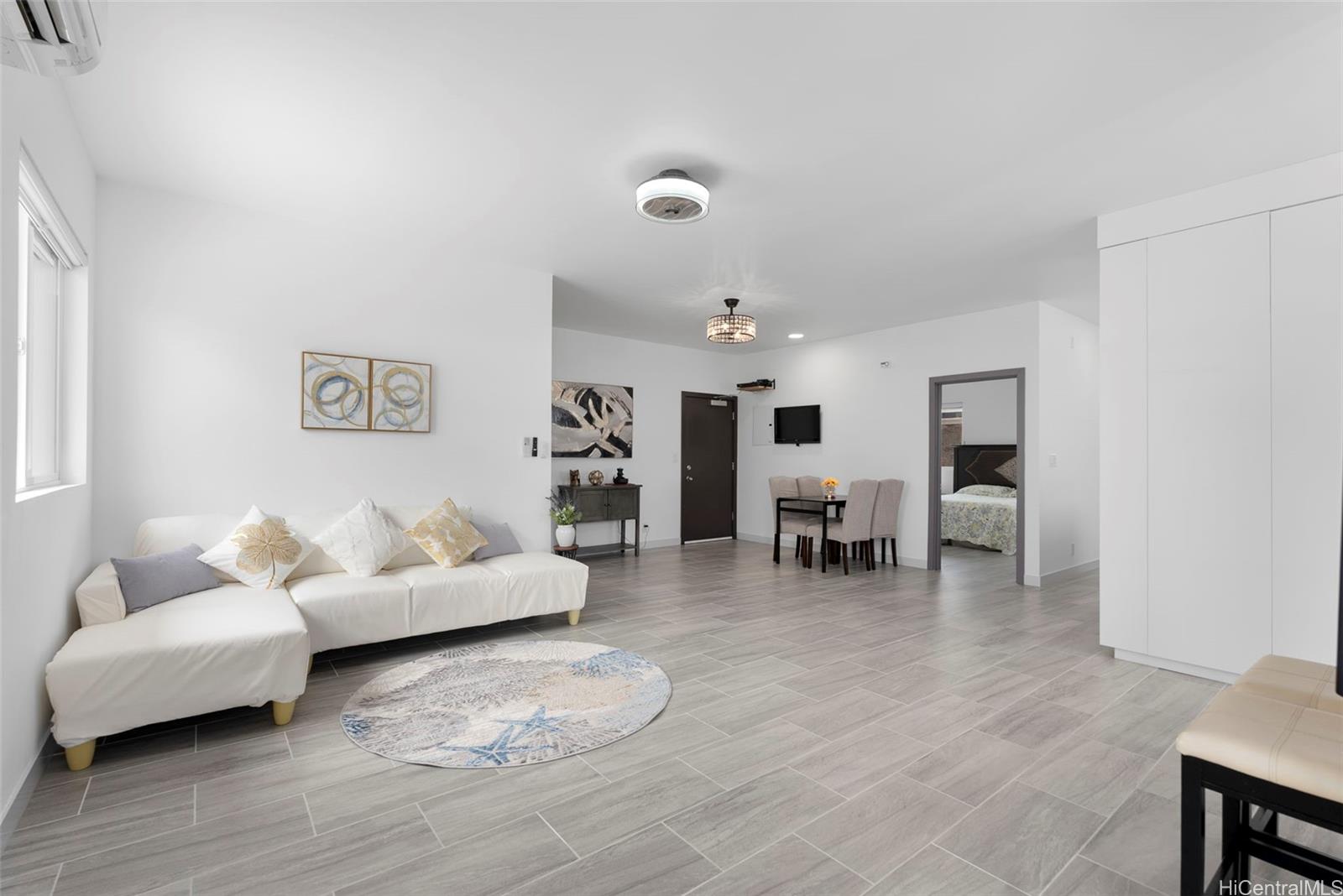 315  Hanakoa Street Koko Head Terrace, Hawaii Kai home - photo 2 of 25