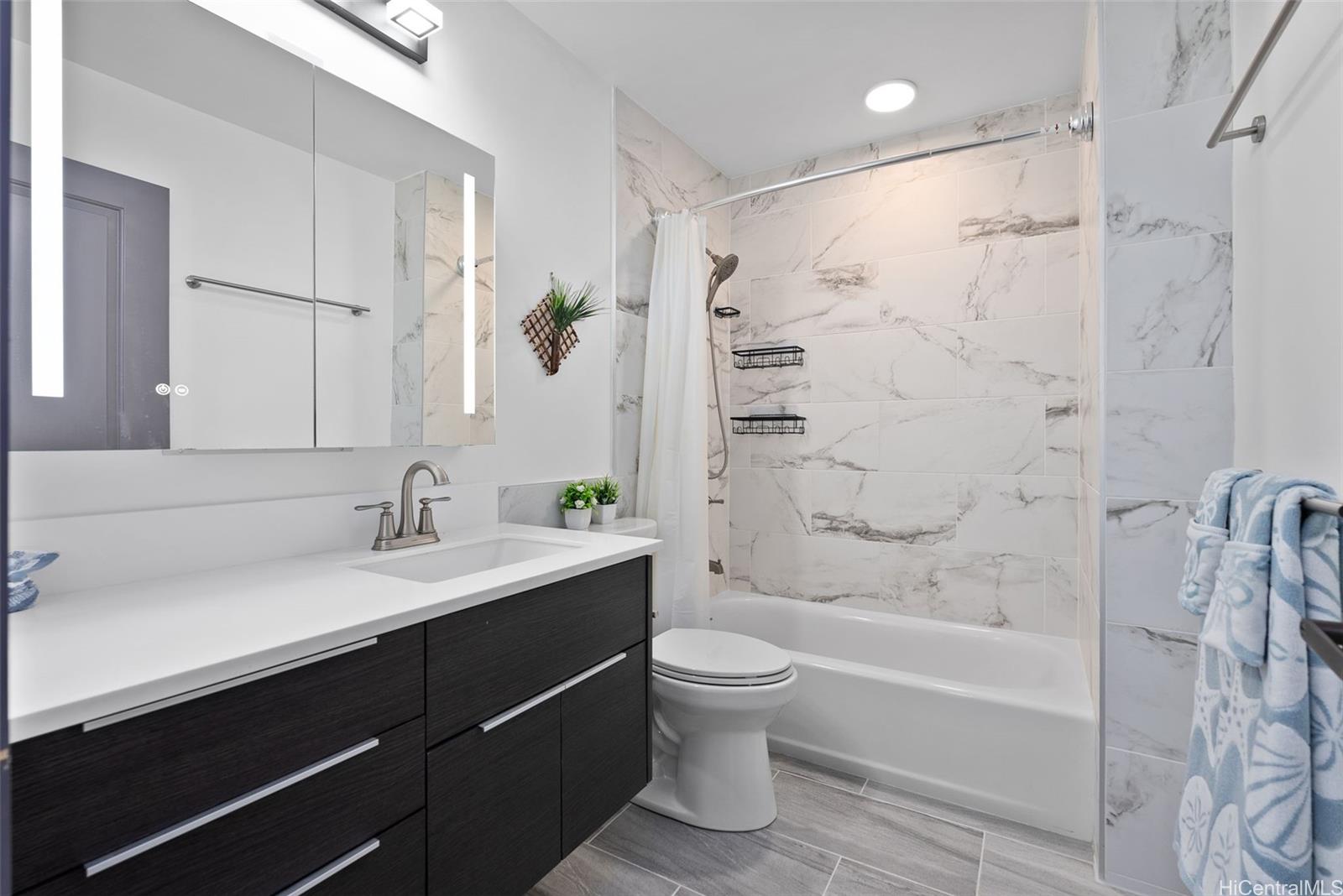 315  Hanakoa Street Koko Head Terrace, Hawaii Kai home - photo 19 of 25