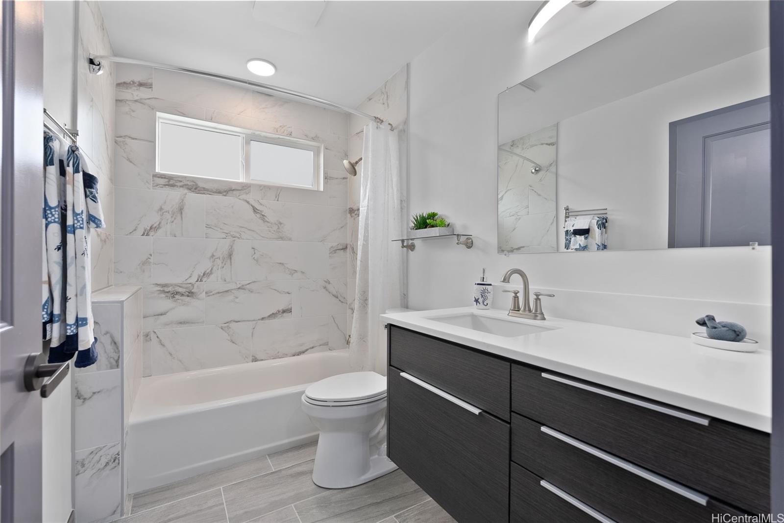 315  Hanakoa Street Koko Head Terrace, Hawaii Kai home - photo 21 of 25