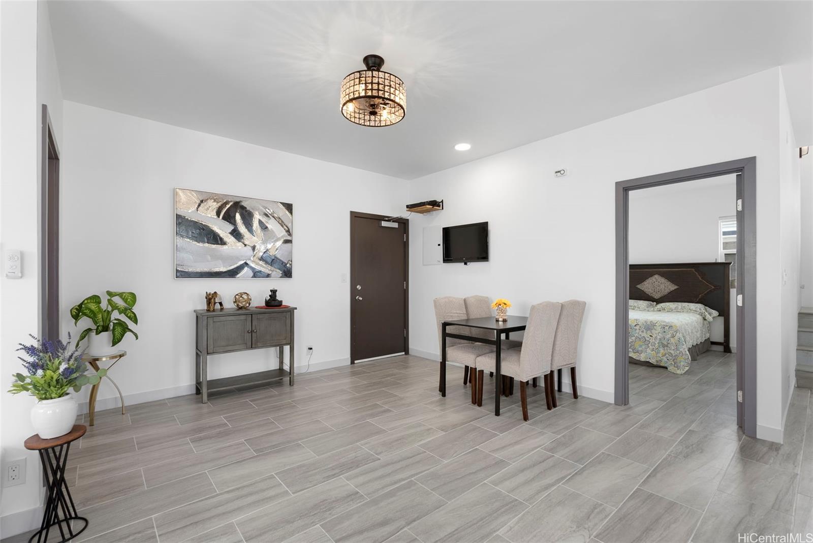 315  Hanakoa Street Koko Head Terrace, Hawaii Kai home - photo 4 of 25