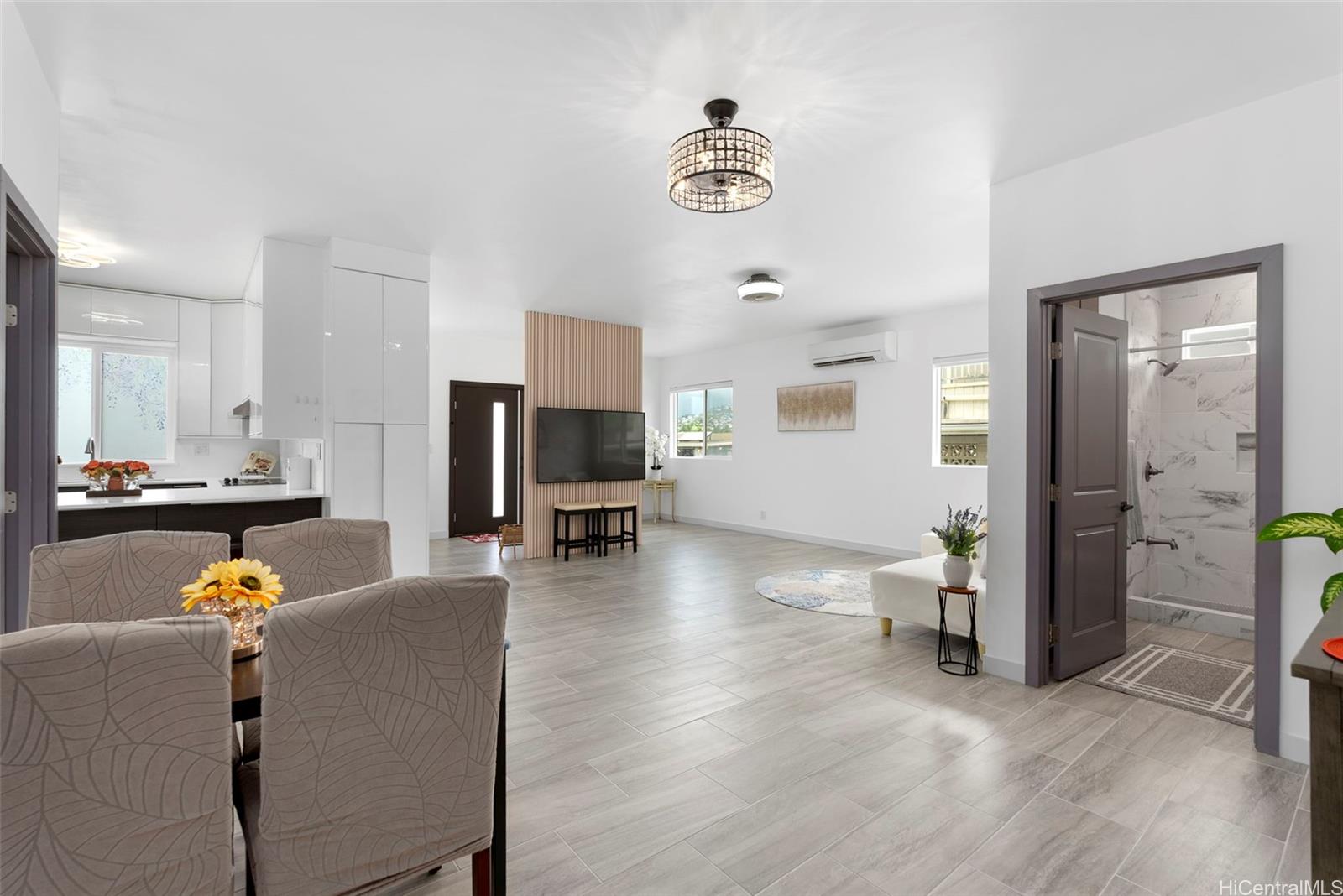 315  Hanakoa Street Koko Head Terrace, Hawaii Kai home - photo 5 of 25