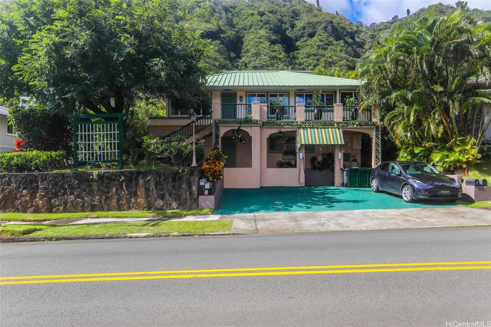 3156  Oahu Ave Manoa Area,  home - photo 1 of 25