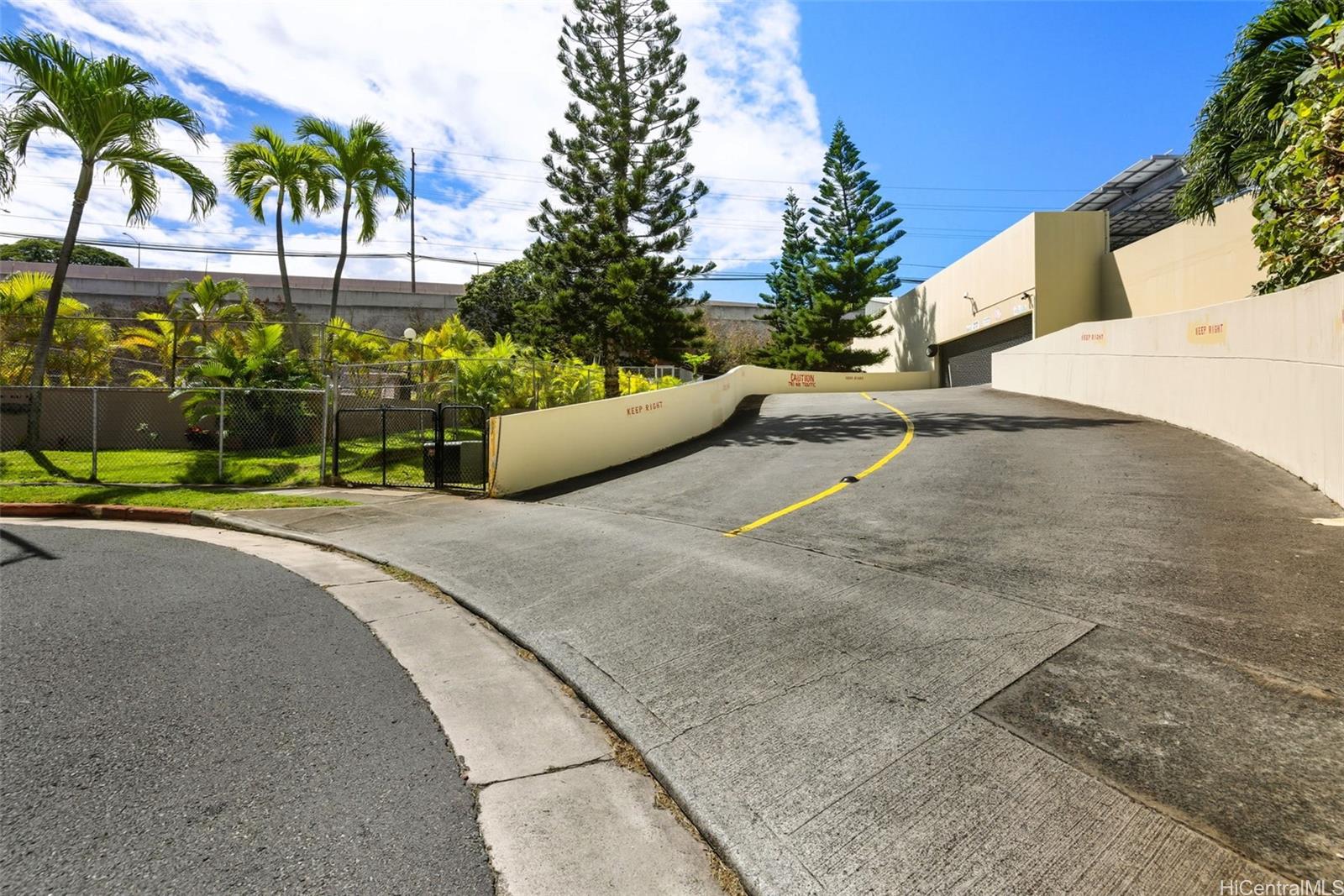 Century West condo # 1616, Honolulu, Hawaii - photo 22 of 23