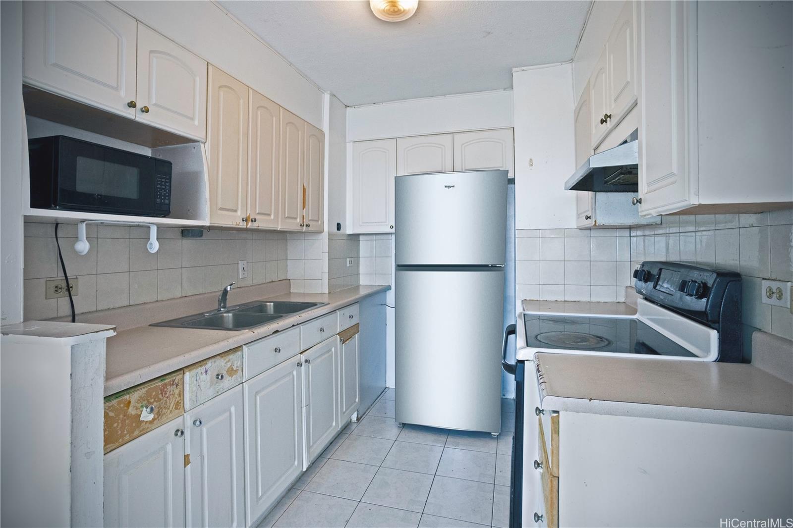 Century West condo # 1906, Honolulu, Hawaii - photo 2 of 25