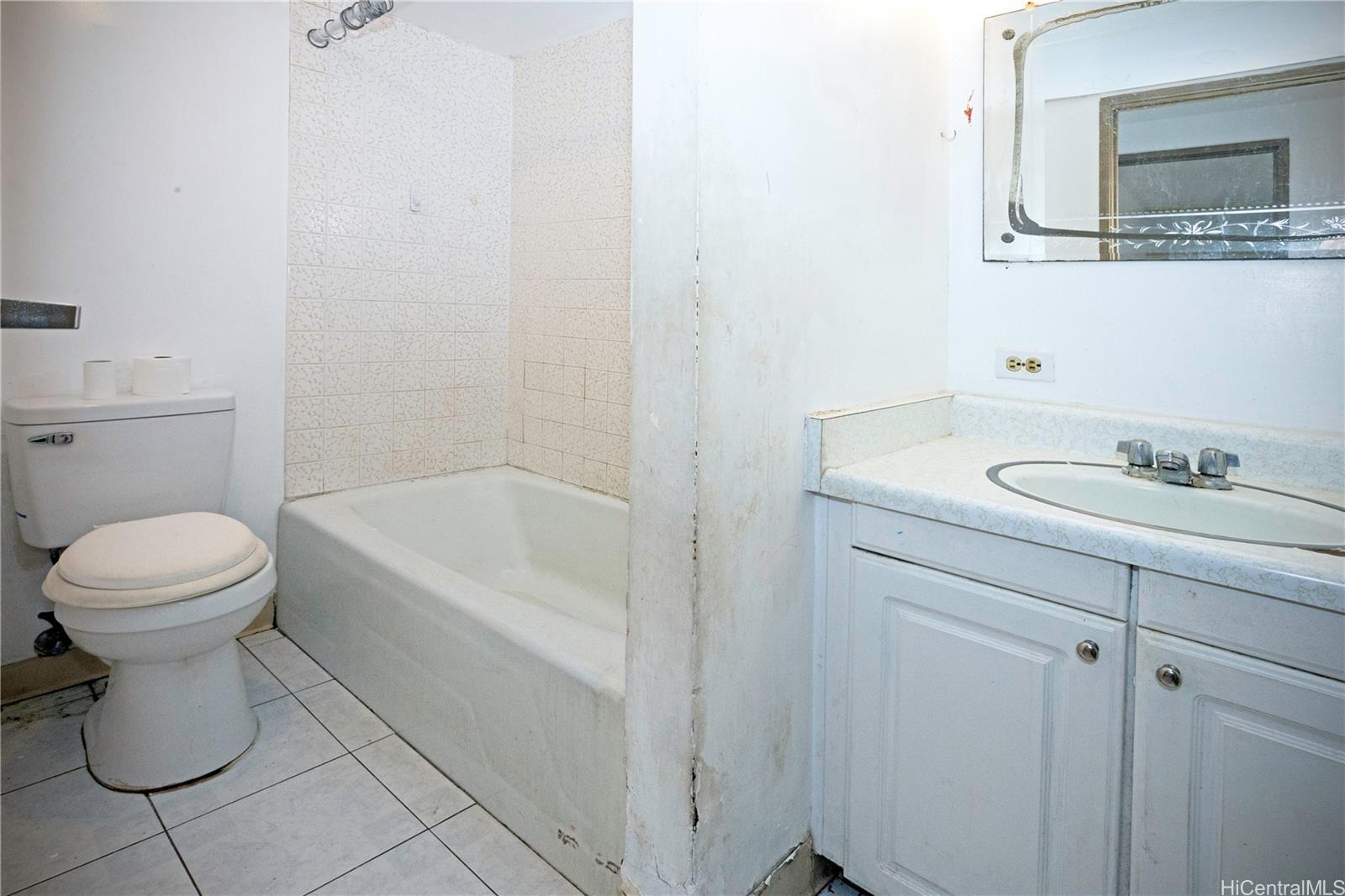 Century West condo # 1906, Honolulu, Hawaii - photo 11 of 25