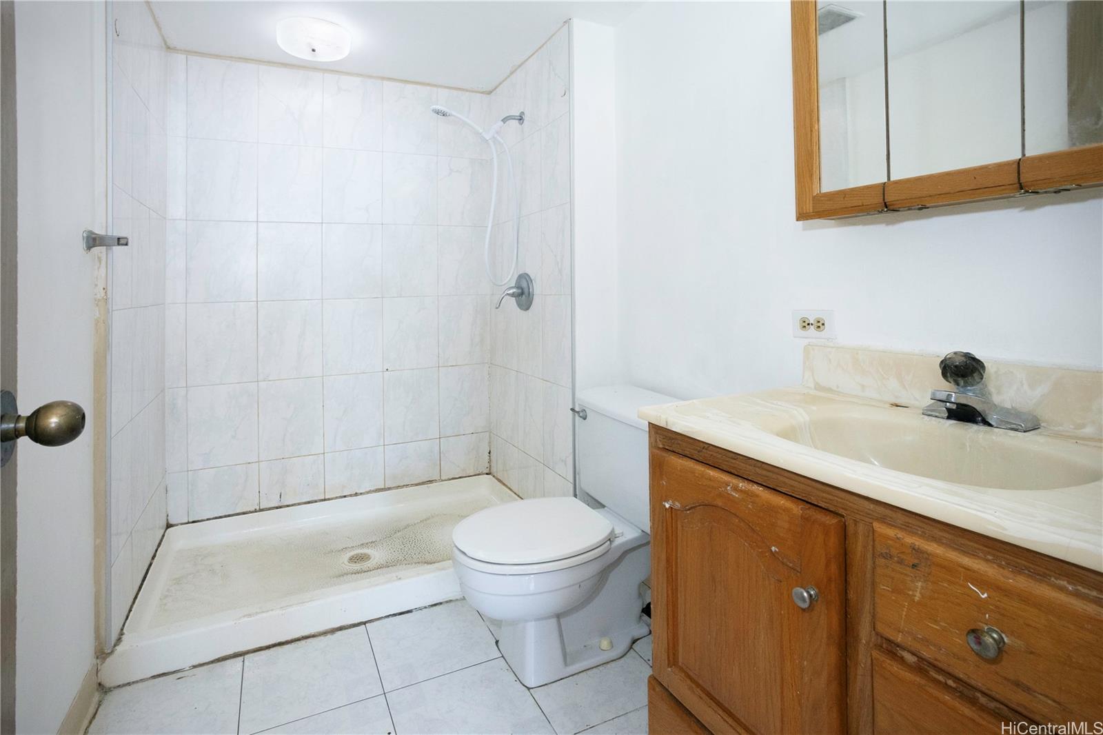 Century West condo # 1906, Honolulu, Hawaii - photo 4 of 25