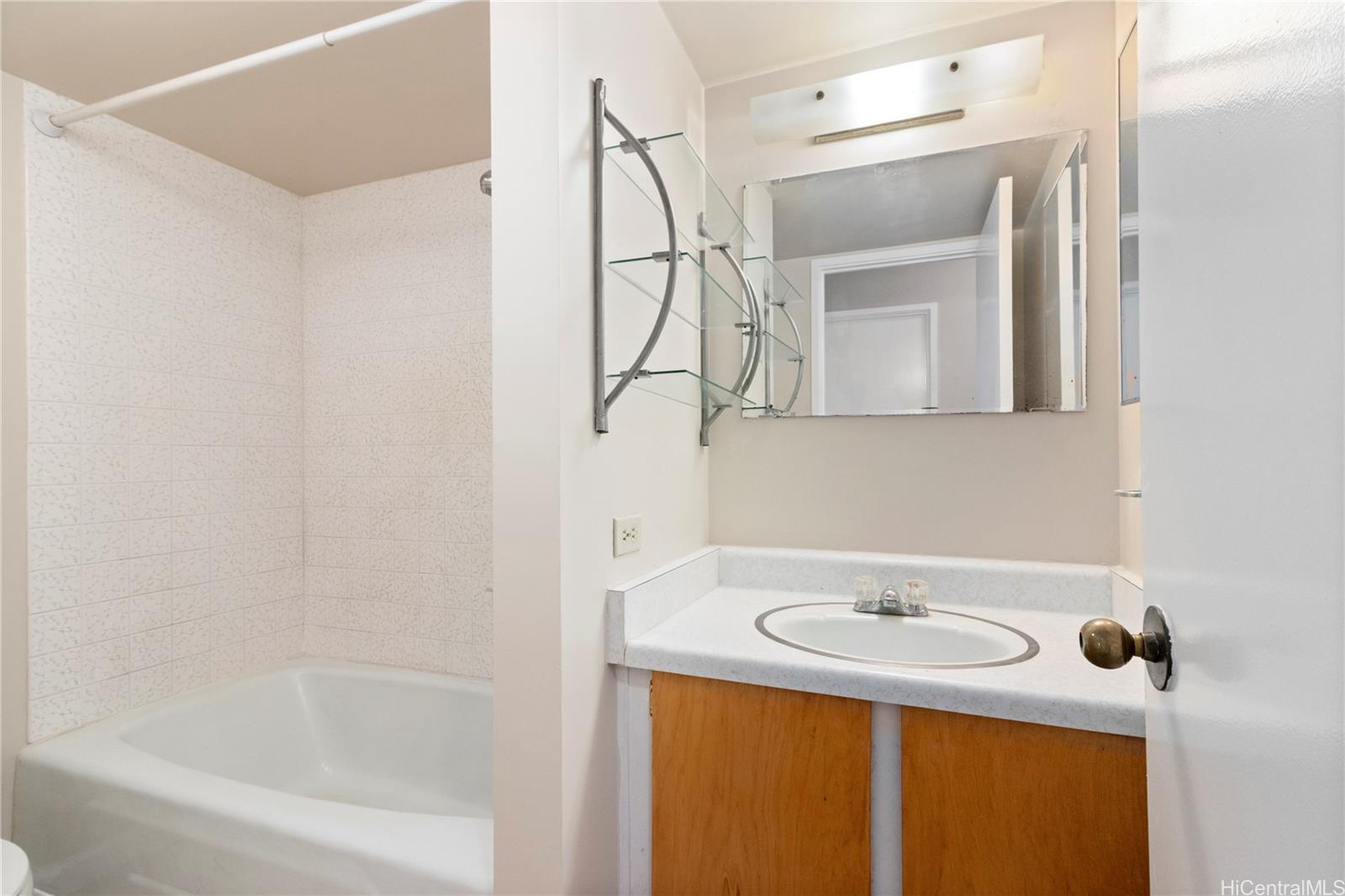 Century West condo # 1914, Honolulu, Hawaii - photo 12 of 17