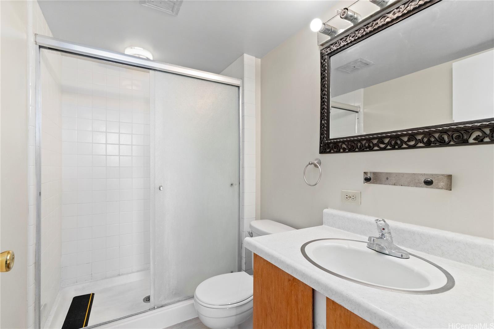 Century West condo # 1914, Honolulu, Hawaii - photo 17 of 17