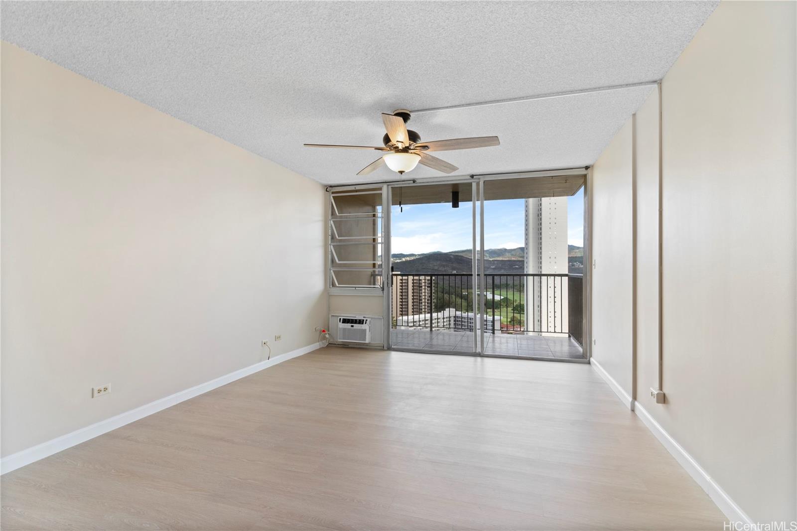 Century West condo # 1914, Honolulu, Hawaii - photo 6 of 17