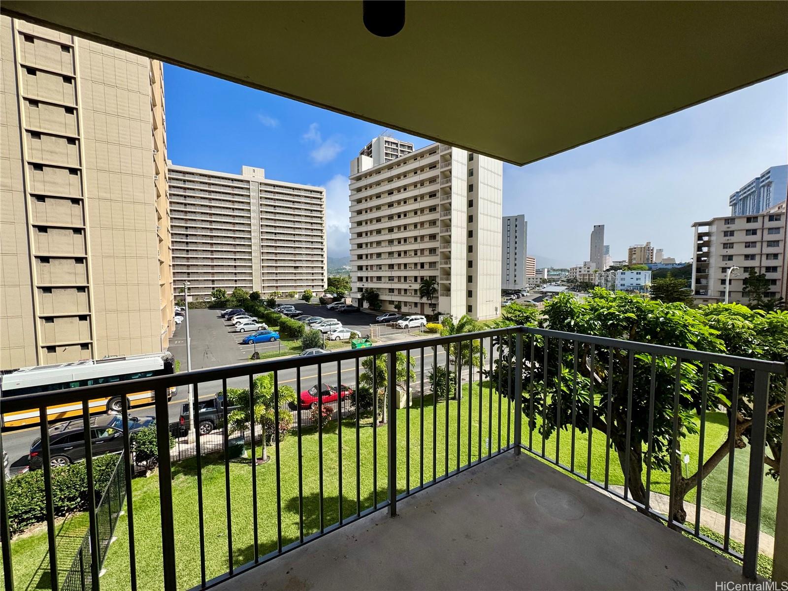 Century West condo # 304, Honolulu, Hawaii - photo 5 of 13