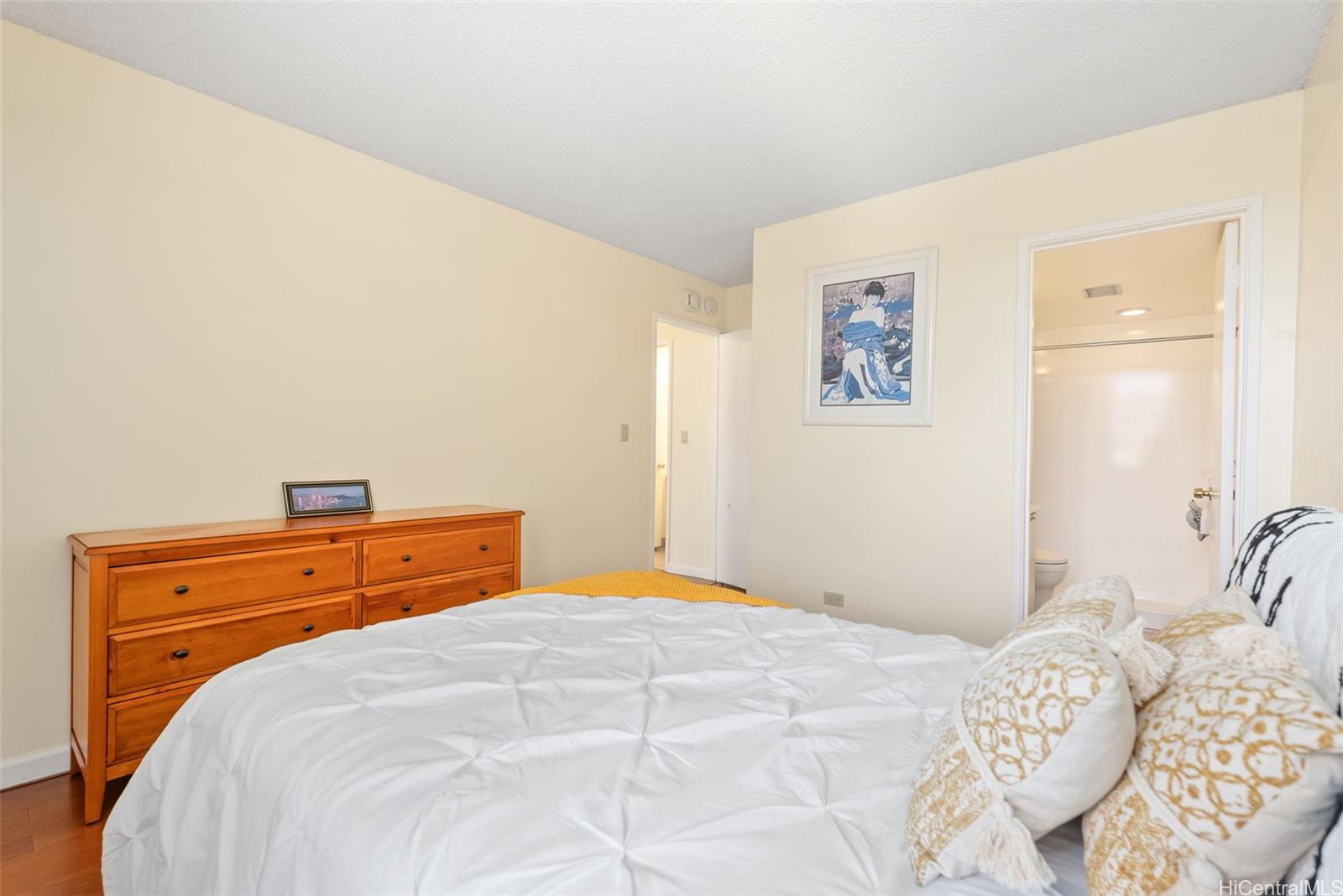 Century West condo # 509, Honolulu, Hawaii - photo 16 of 24