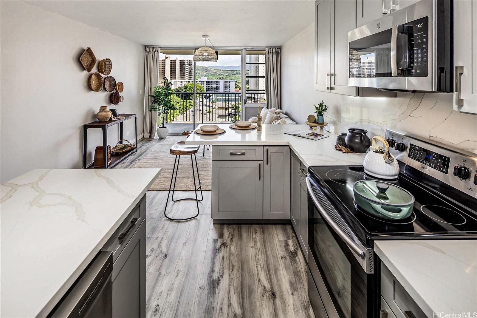 Century West condo # 613, Honolulu, Hawaii - photo 14 of 25