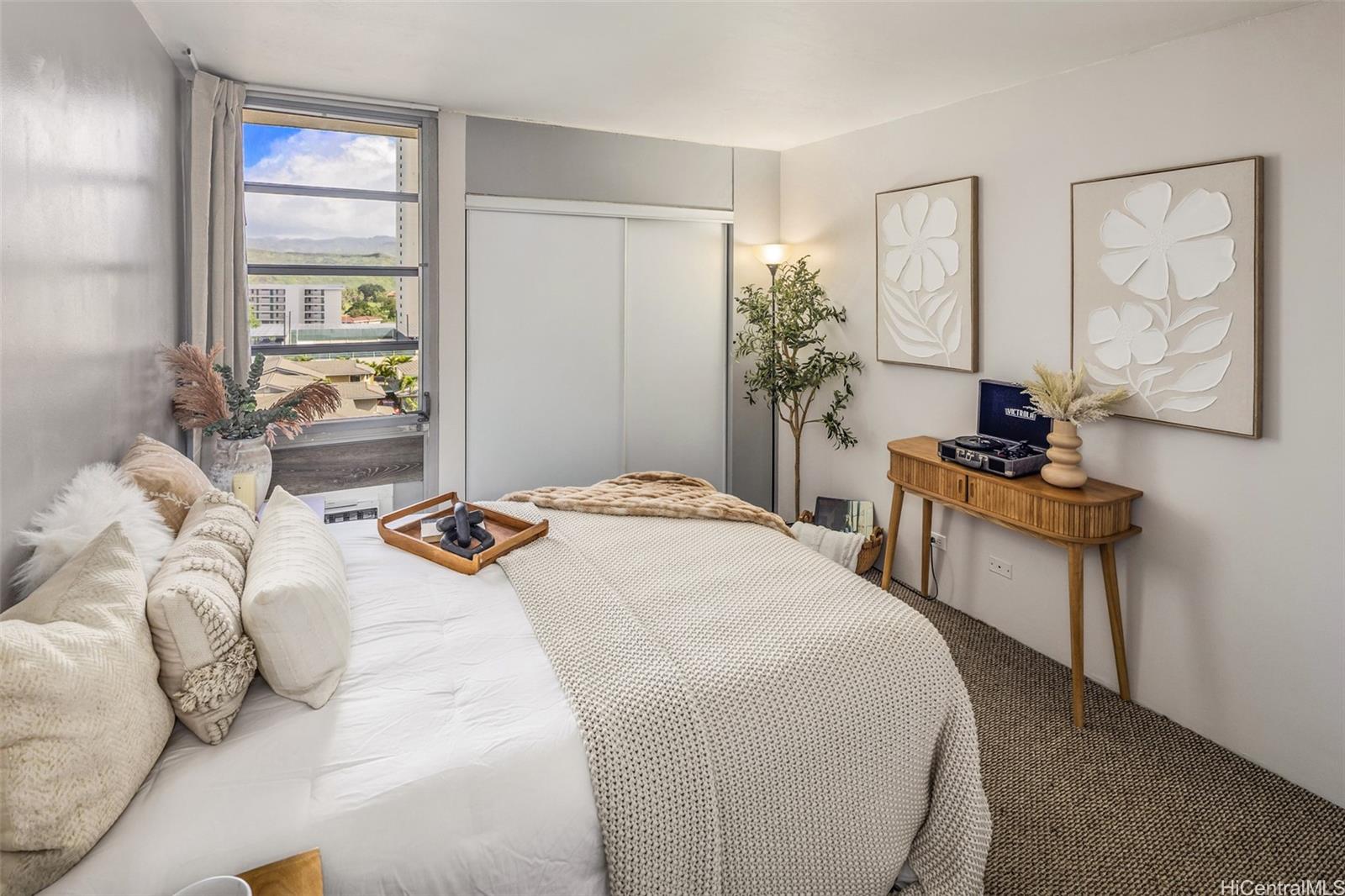 Century West condo # 613, Honolulu, Hawaii - photo 18 of 25