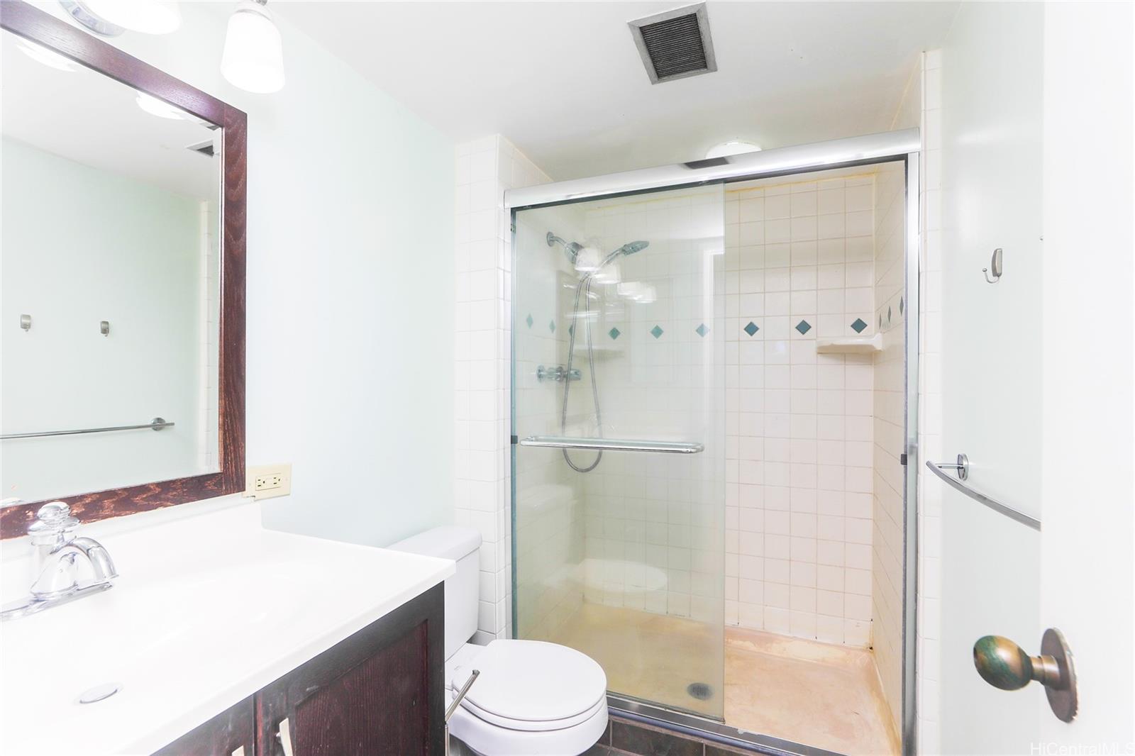 Century West condo # 807, Honolulu, Hawaii - photo 11 of 25