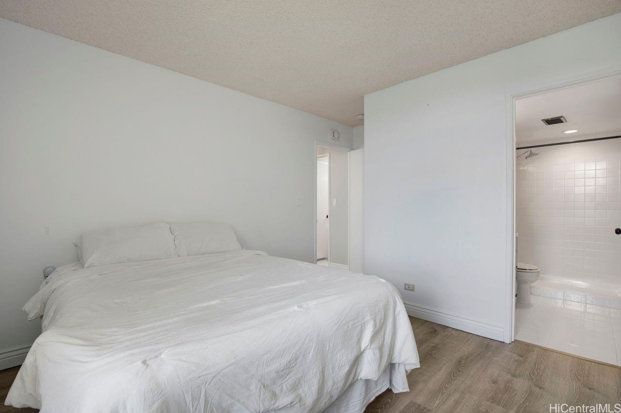 Century West condo # 811, Honolulu, Hawaii - photo 6 of 21