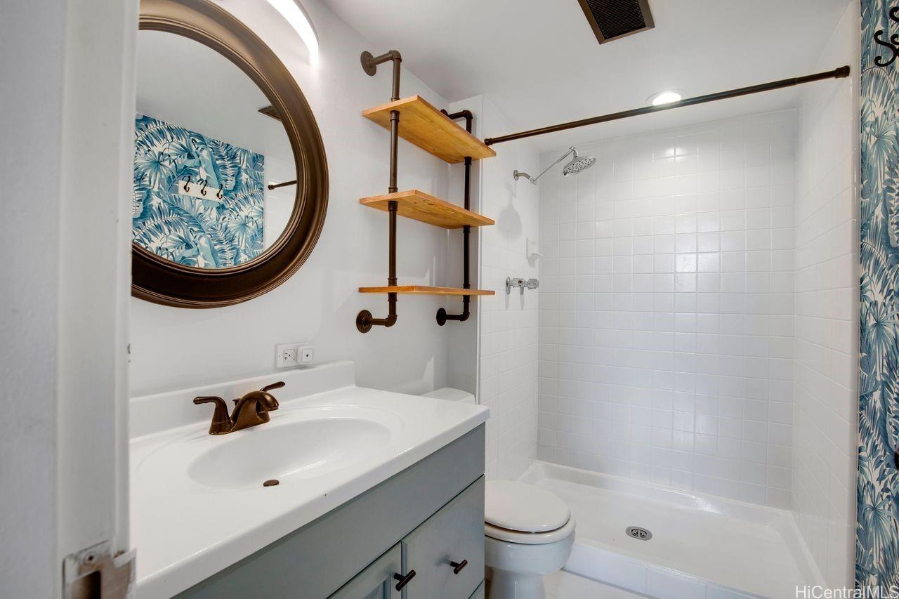 Century West condo # 811, Honolulu, Hawaii - photo 10 of 21