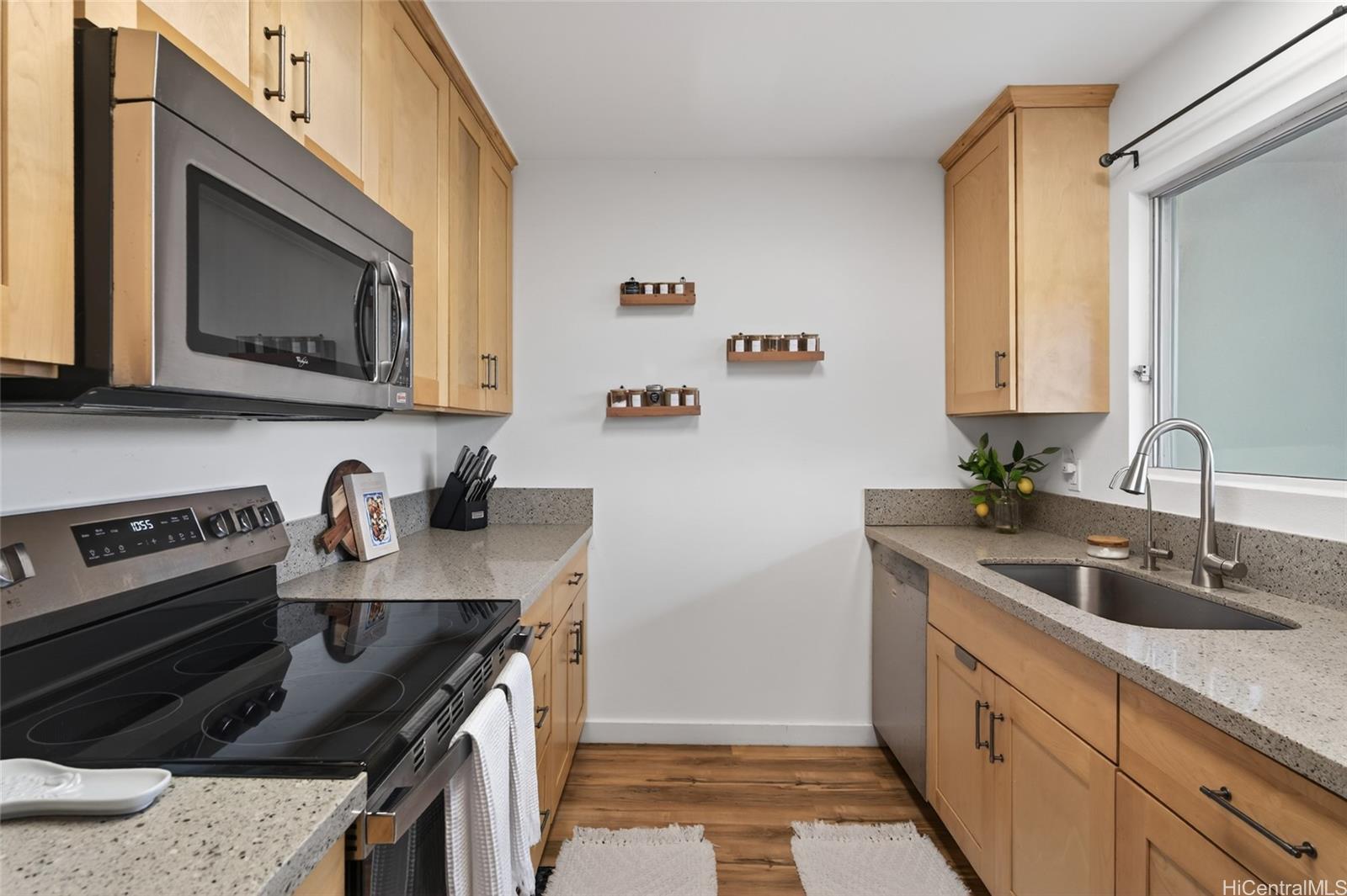 Aikahi Gardens condo # 1803, Kailua, Hawaii - photo 3 of 25