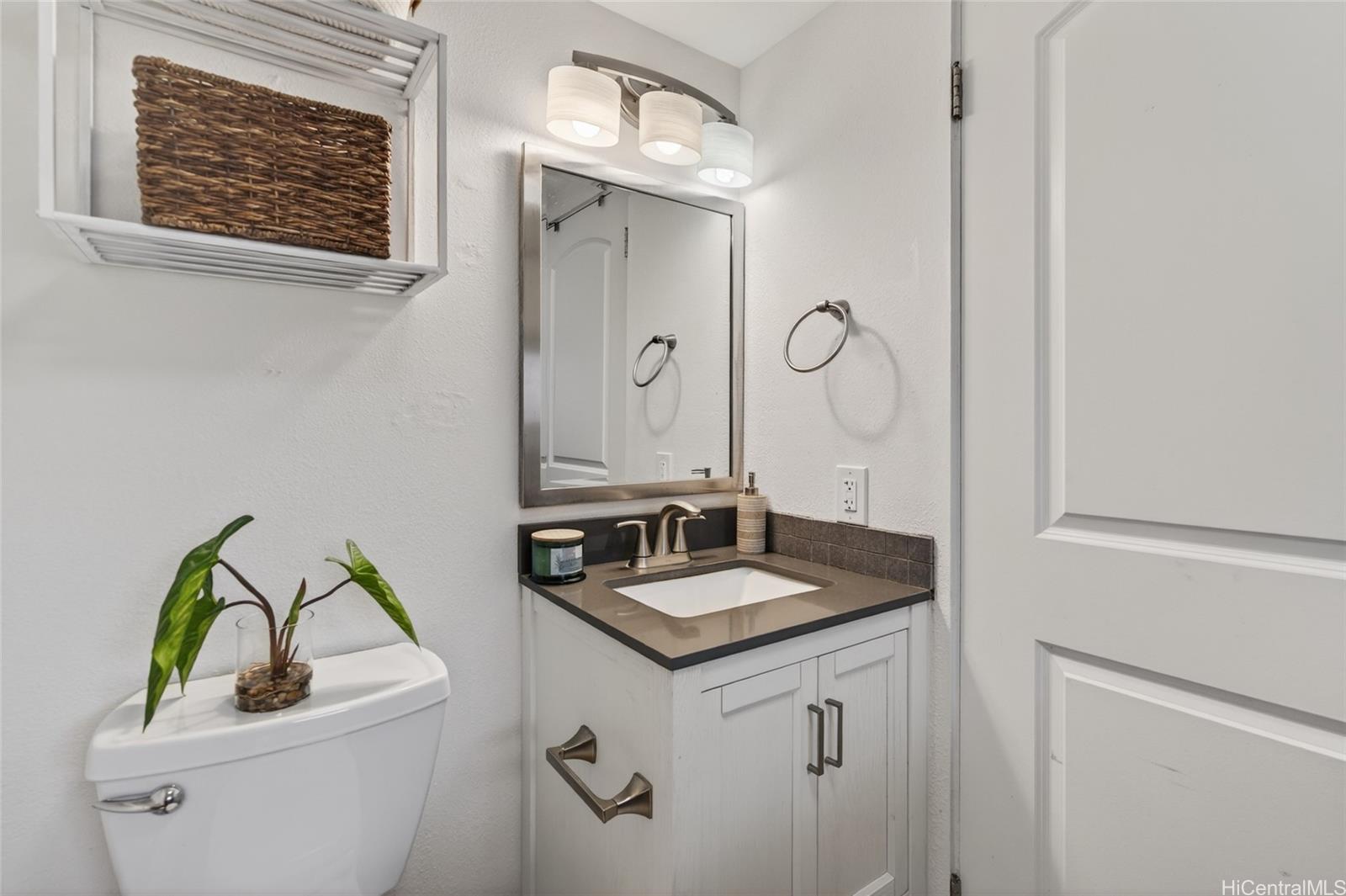 Aikahi Gardens condo # 1803, Kailua, Hawaii - photo 7 of 25