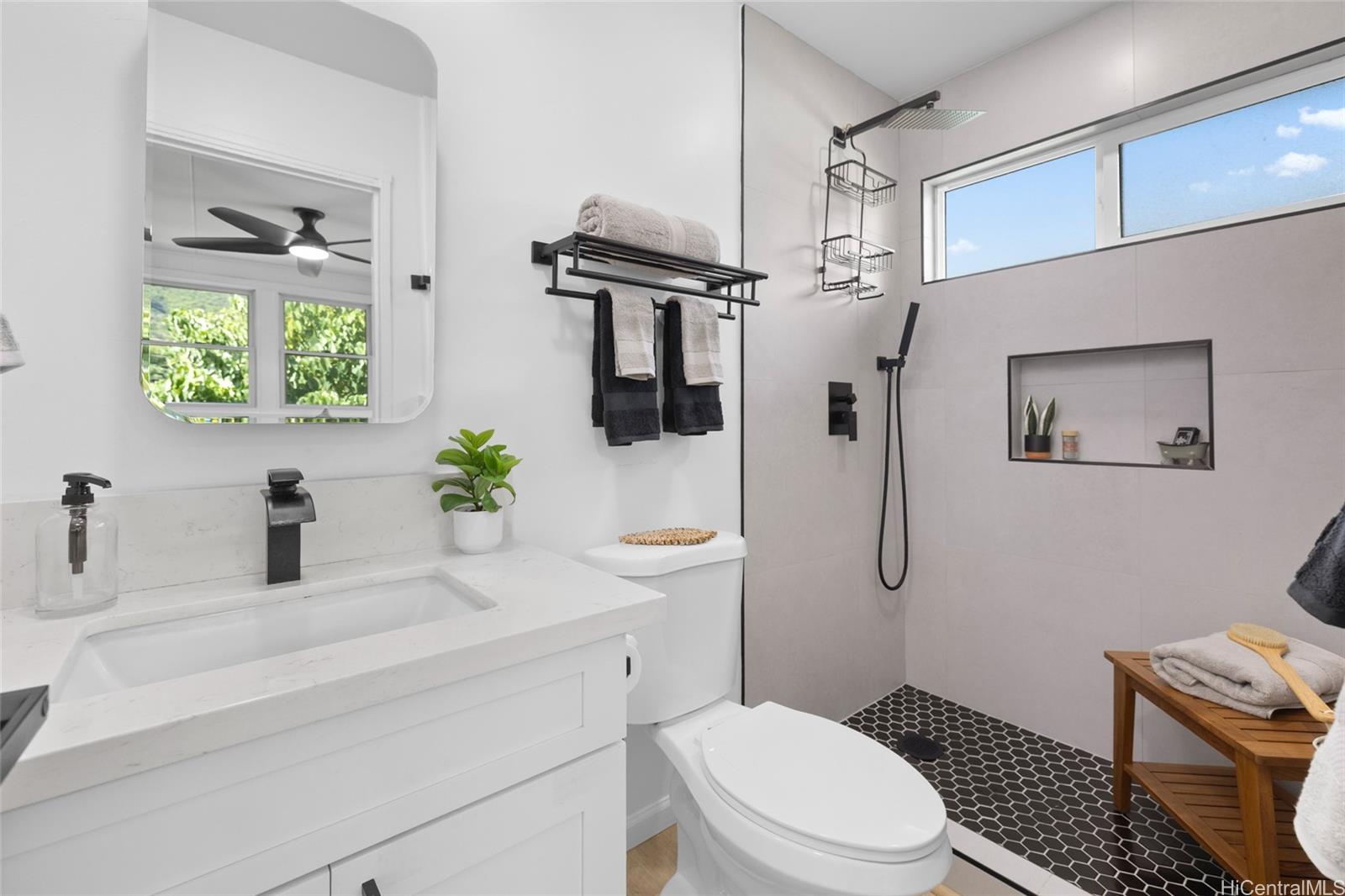 3175  Poelua Place Manoa Area, Honolulu home - photo 11 of 24