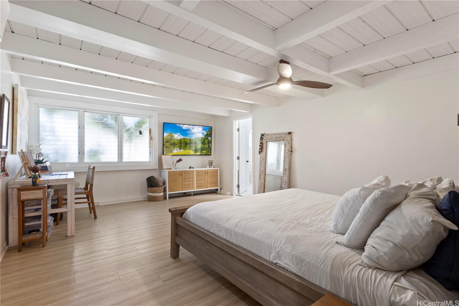 32  Pilipu Place Beachside, Kailua home - photo 7 of 25