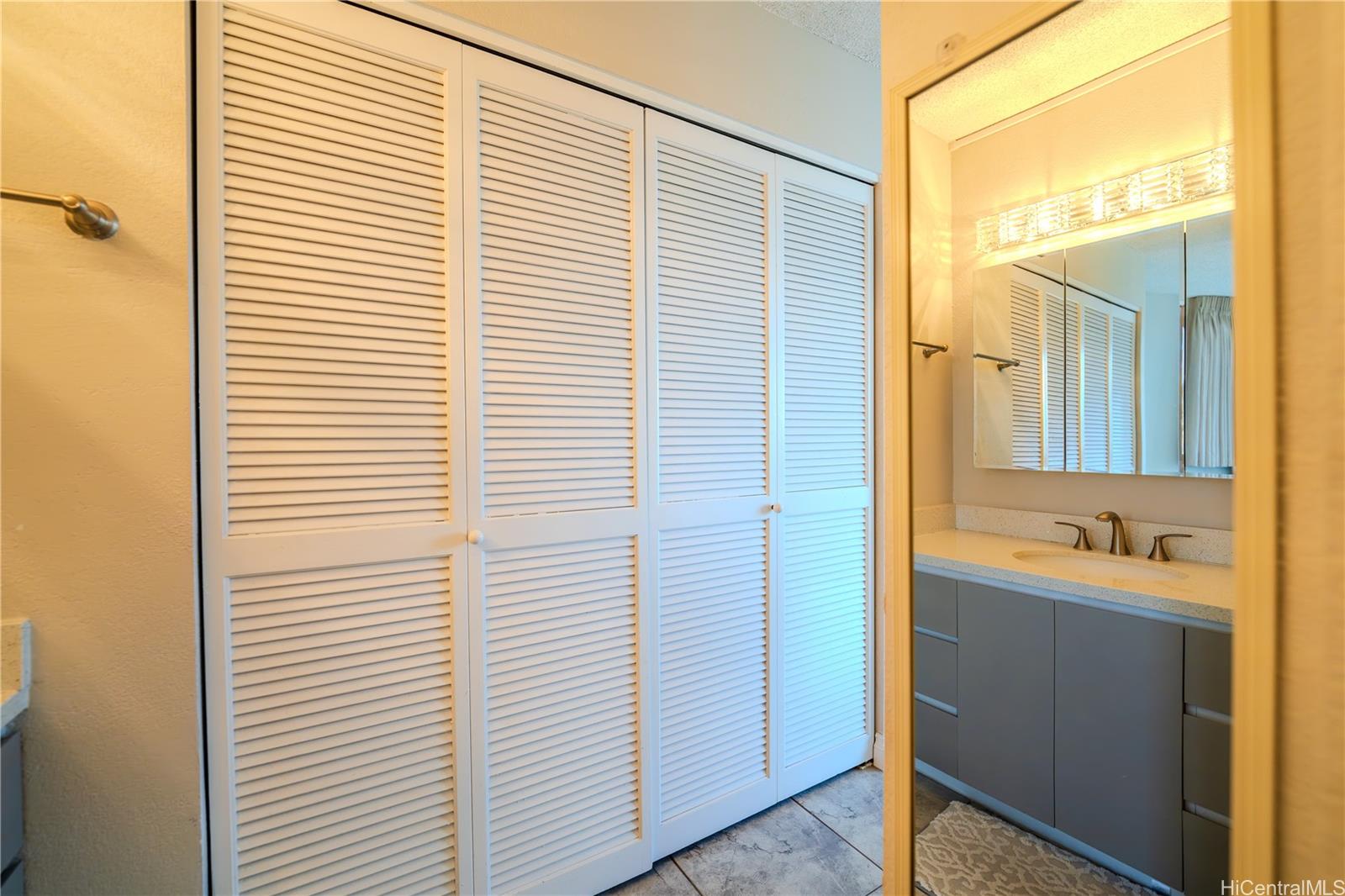 Monte Vista condo # 1103, Honolulu, Hawaii - photo 12 of 14