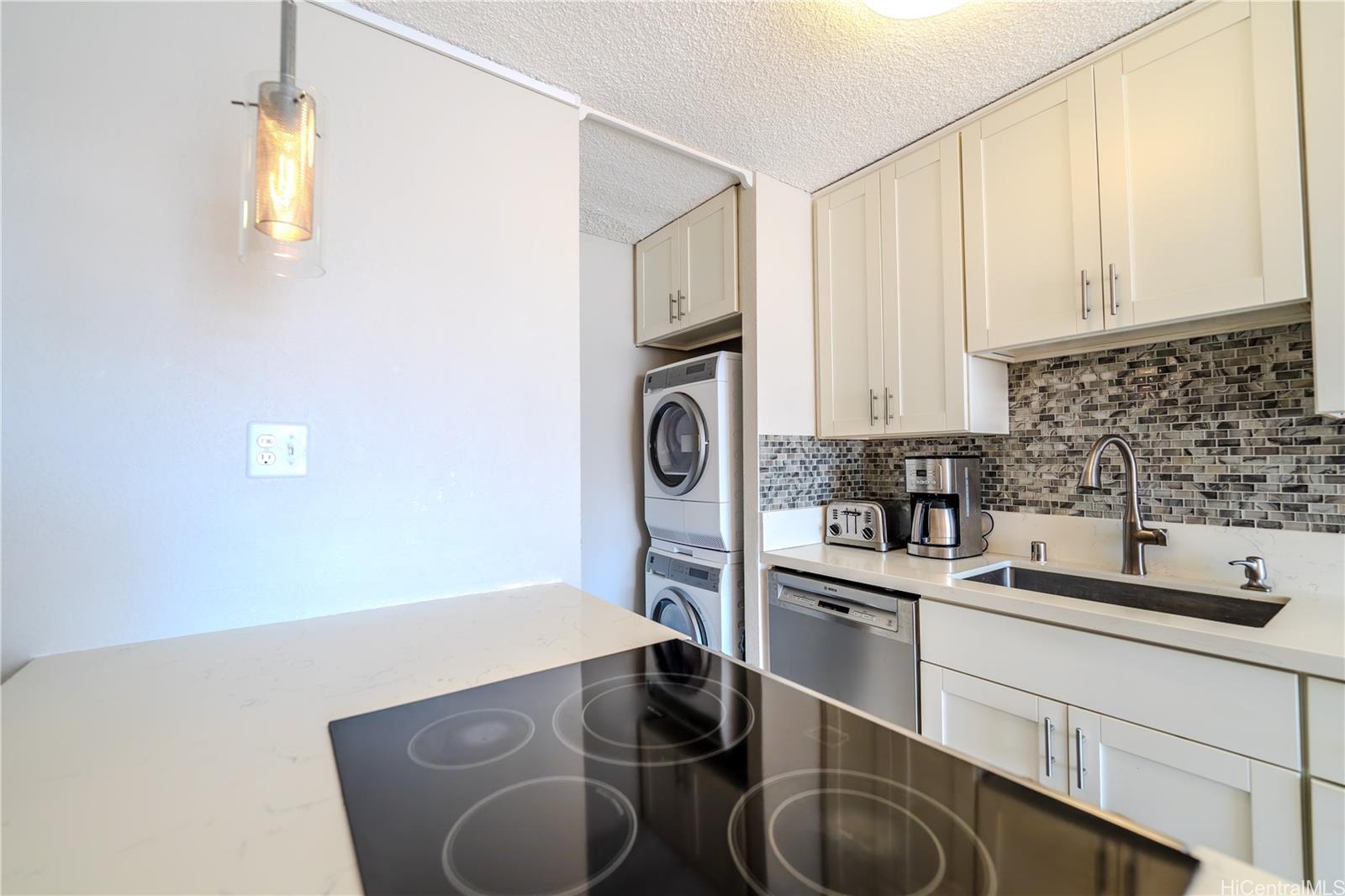 Monte Vista condo # 1103, Honolulu, Hawaii - photo 3 of 14