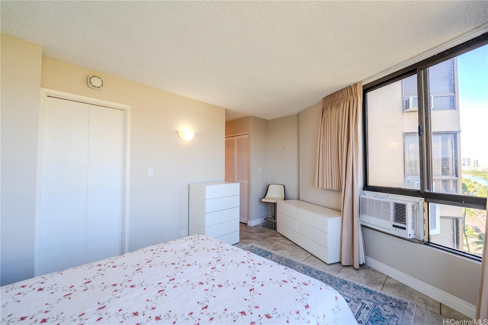 Monte Vista condo # 1103, Honolulu, Hawaii - photo 6 of 14