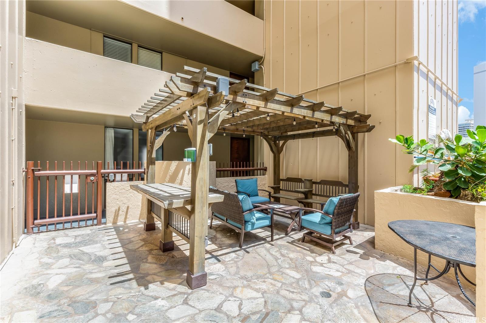 Monte Vista condo # 1105, Honolulu, Hawaii - photo 22 of 25