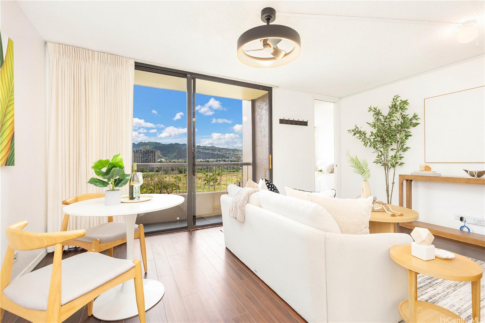 Monte Vista condo # 1105, Honolulu, Hawaii - photo 3 of 25