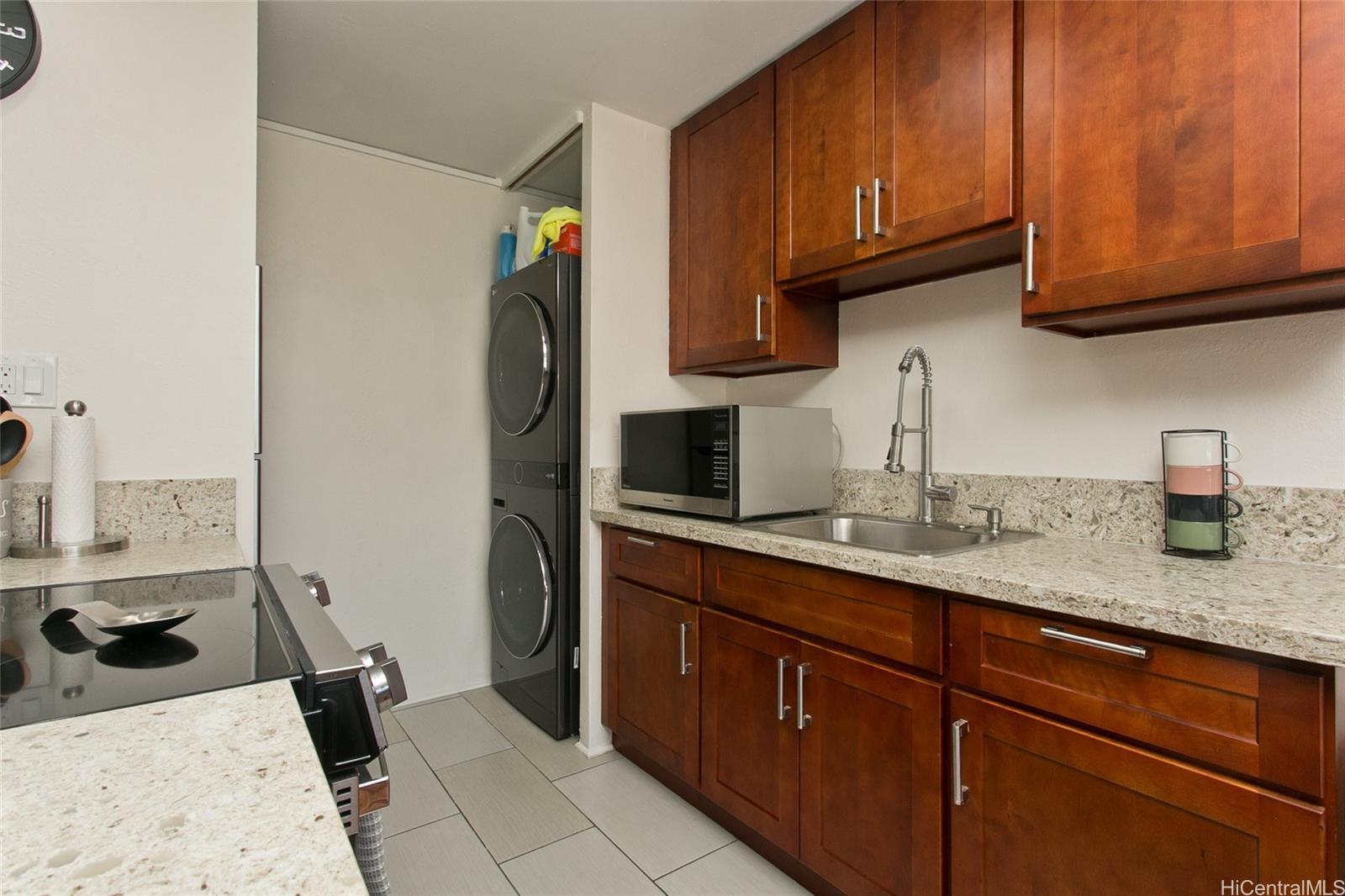 Monte Vista condo # 1203, Honolulu, Hawaii - photo 8 of 22