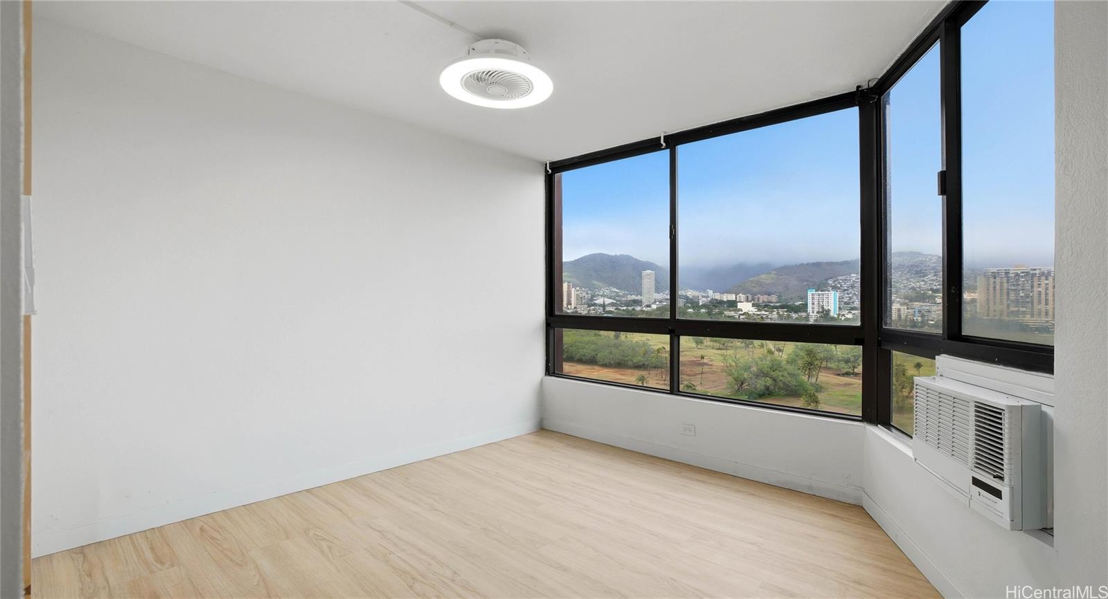 Monte Vista condo # 1204, Honolulu, Hawaii - photo 2 of 20