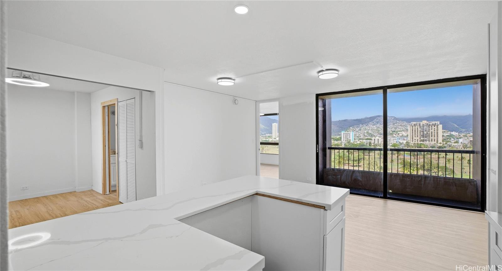 Monte Vista condo # 1204, Honolulu, Hawaii - photo 11 of 20