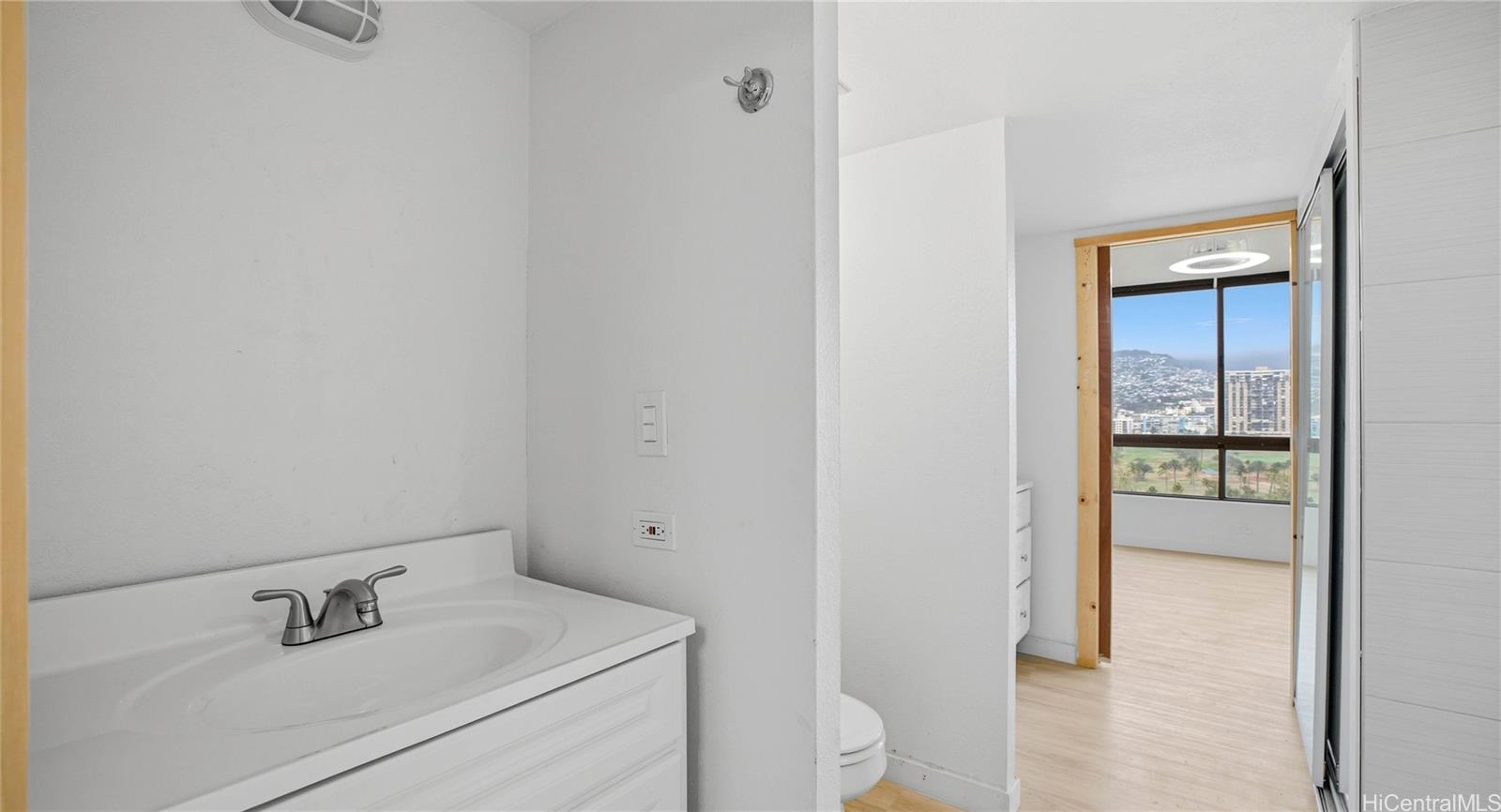 Monte Vista condo # 1204, Honolulu, Hawaii - photo 17 of 20