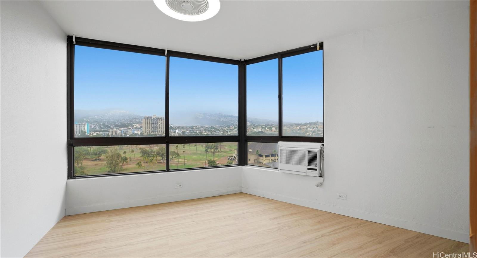 Monte Vista condo # 1204, Honolulu, Hawaii - photo 4 of 20