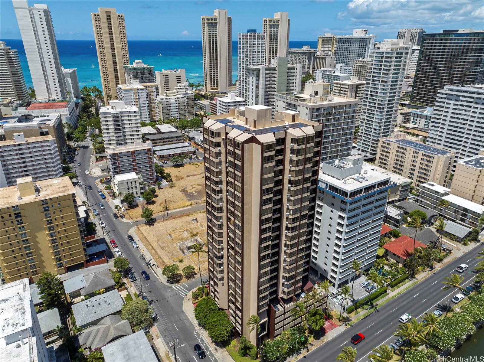 320 Liliuokalani Ave Honolulu - Rental - photo 10 of 25