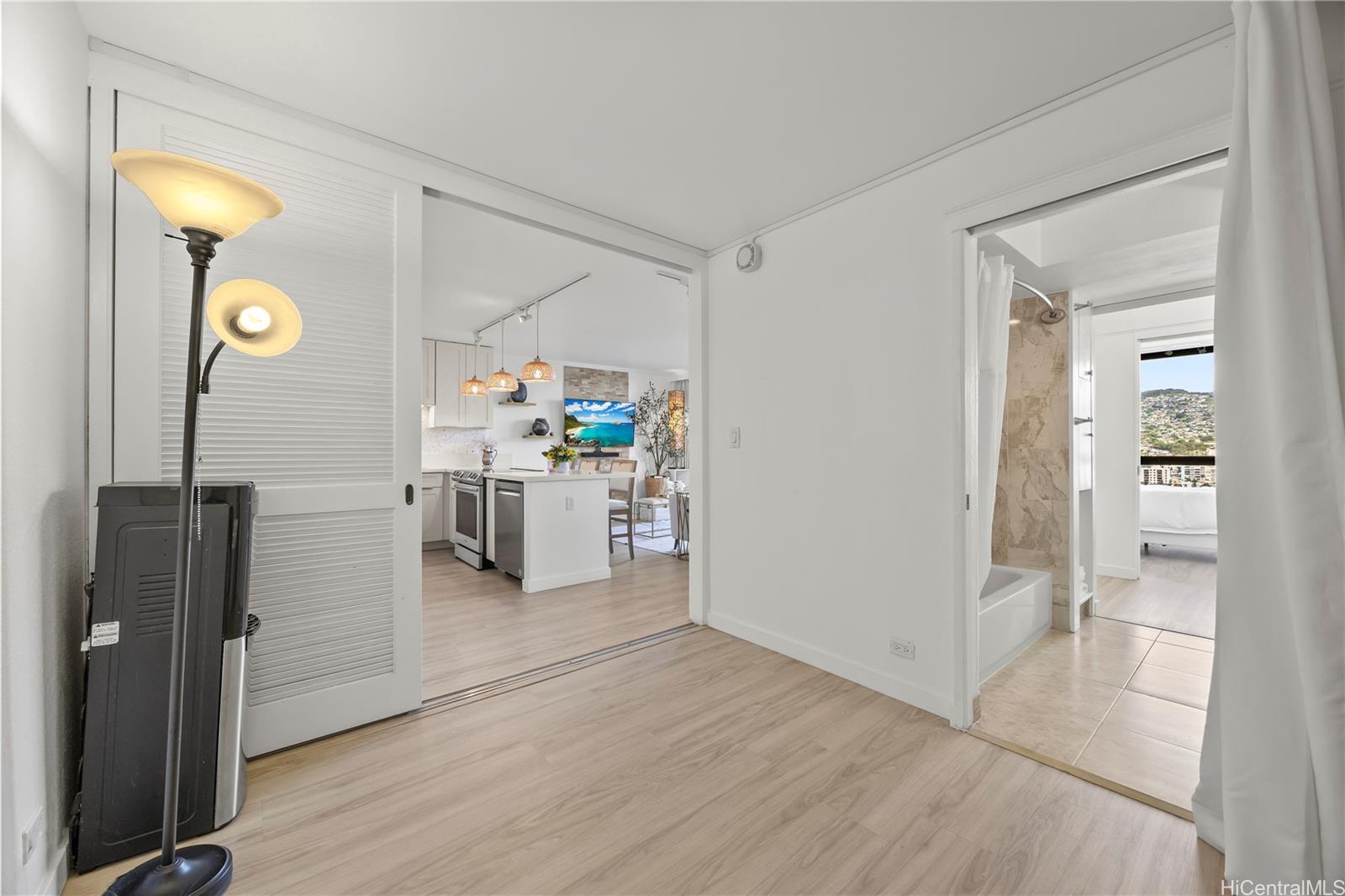 Monte Vista condo # 1905, Honolulu, Hawaii - photo 12 of 24