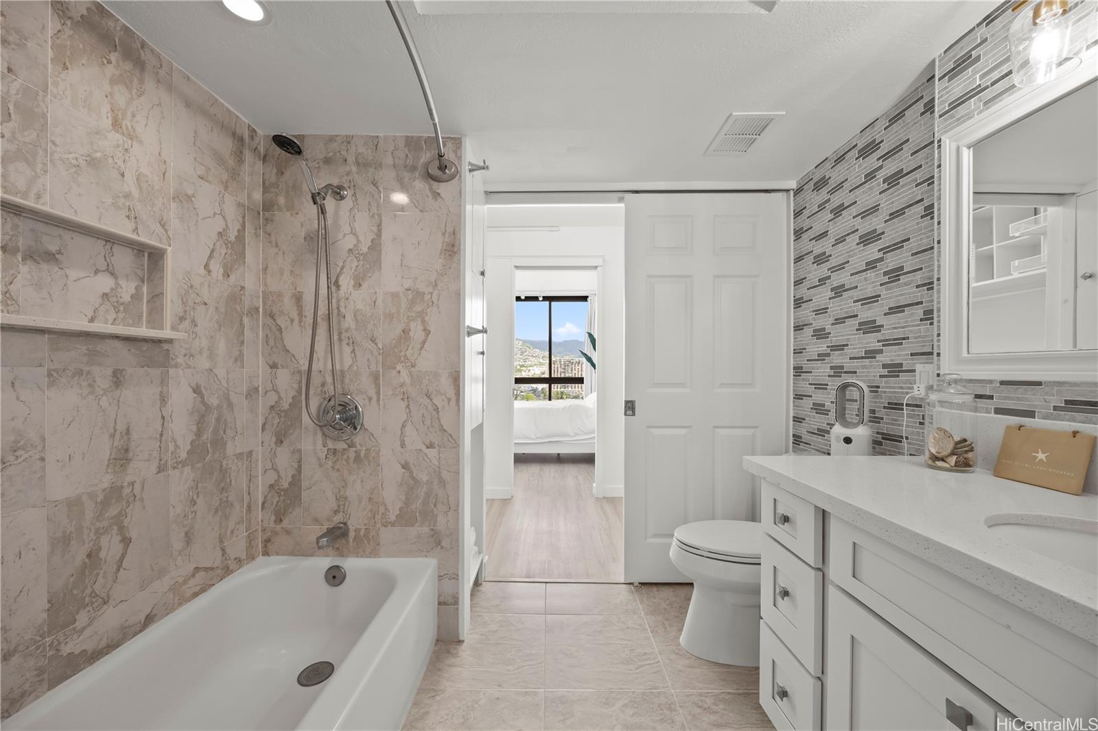 Monte Vista condo # 1905, Honolulu, Hawaii - photo 14 of 24