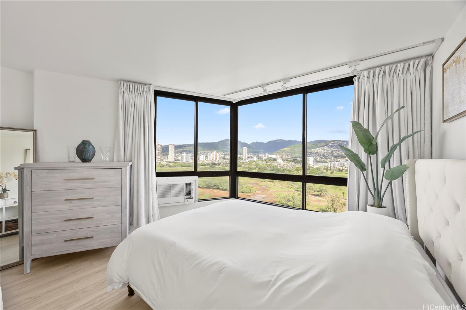 Monte Vista condo # 1905, Honolulu, Hawaii - photo 18 of 24