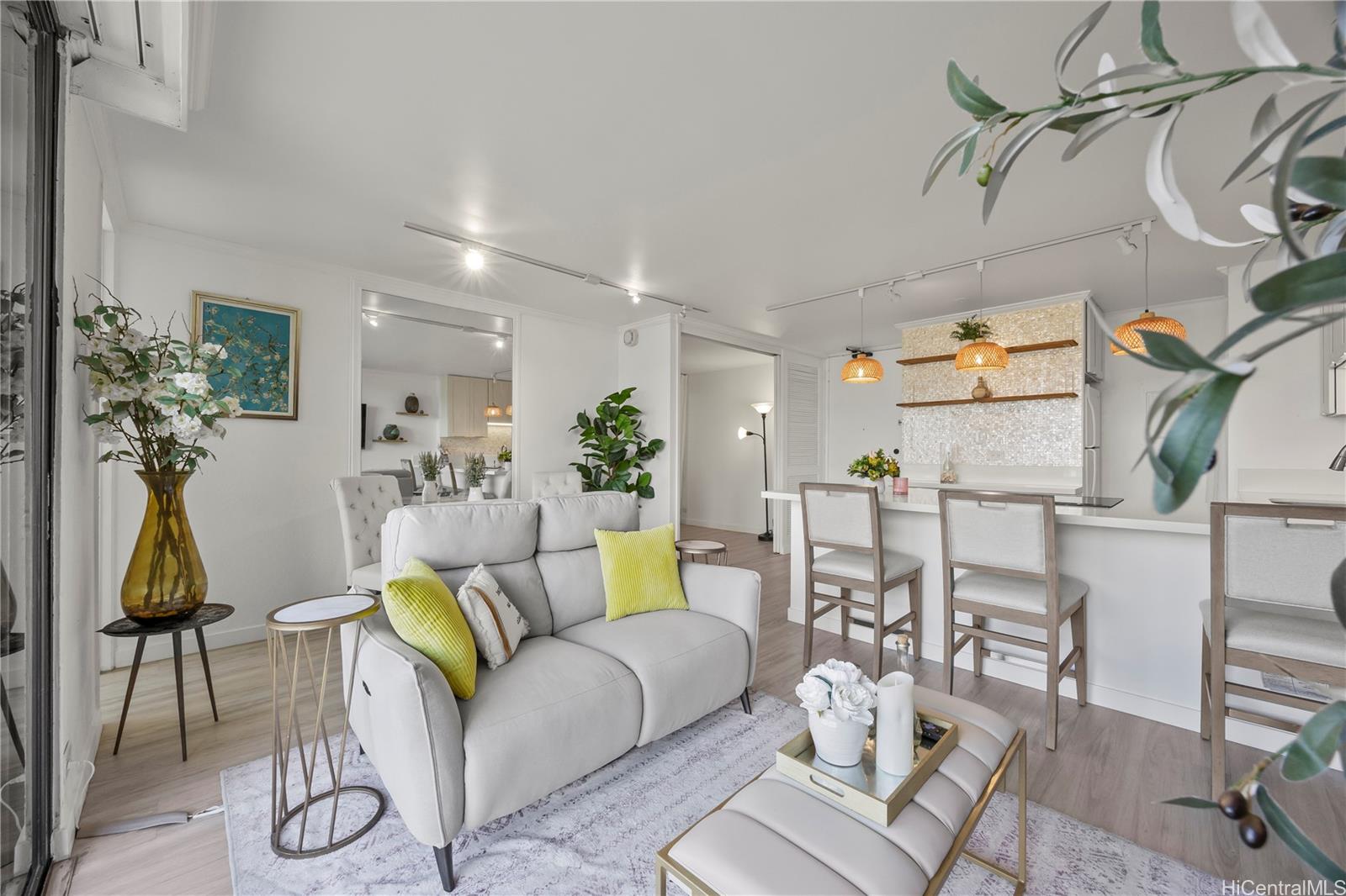 Monte Vista condo # 1905, Honolulu, Hawaii - photo 8 of 24