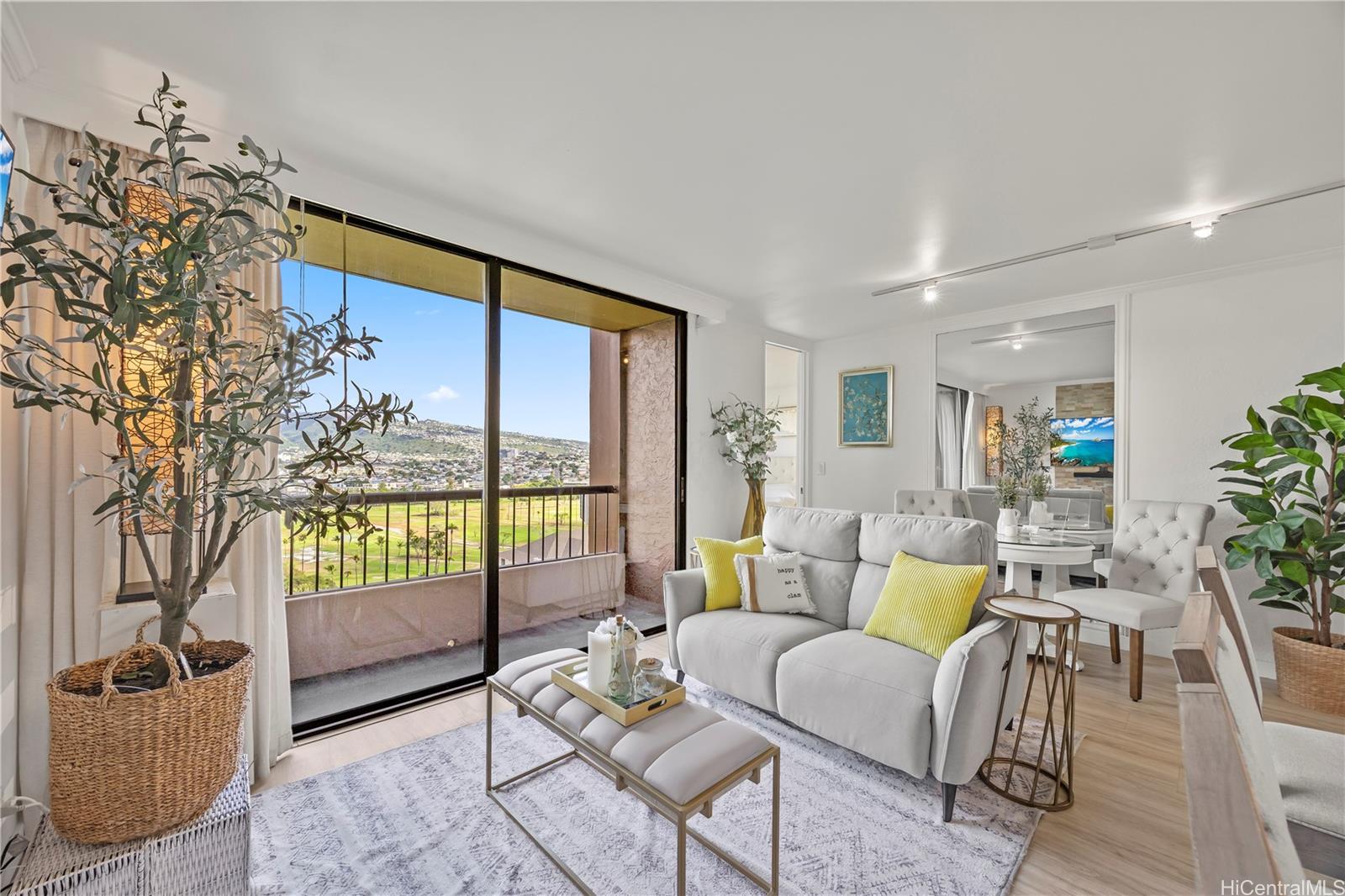 Monte Vista condo # 1905, Honolulu, Hawaii - photo 9 of 24