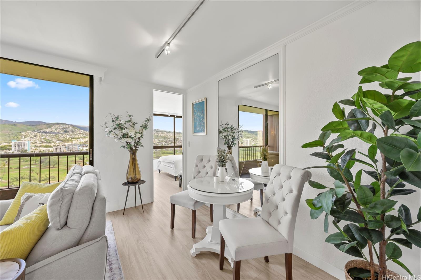 Monte Vista condo # 1905, Honolulu, Hawaii - photo 10 of 24