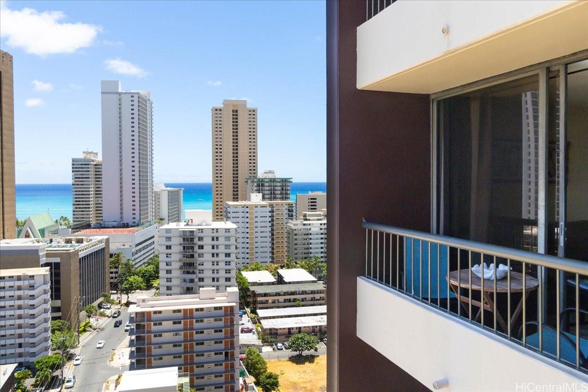 Monte Vista condo # 2101, Honolulu, Hawaii - photo 15 of 19