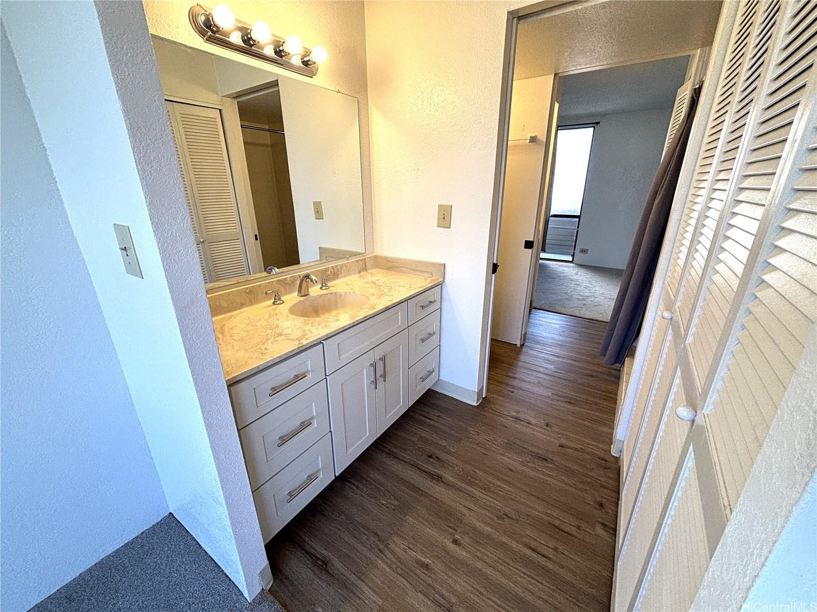 Monte Vista condo # 2405, Honolulu, Hawaii - photo 12 of 22