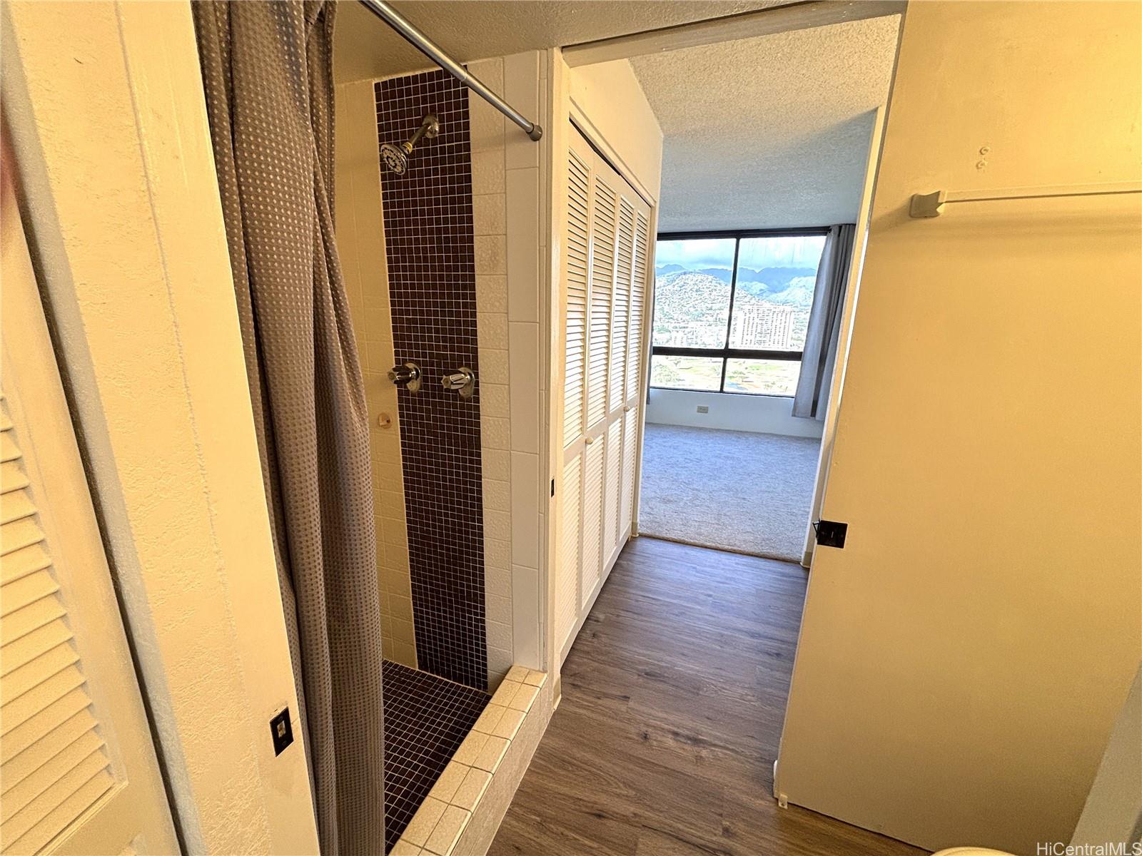 Monte Vista condo # 2405, Honolulu, Hawaii - photo 13 of 22